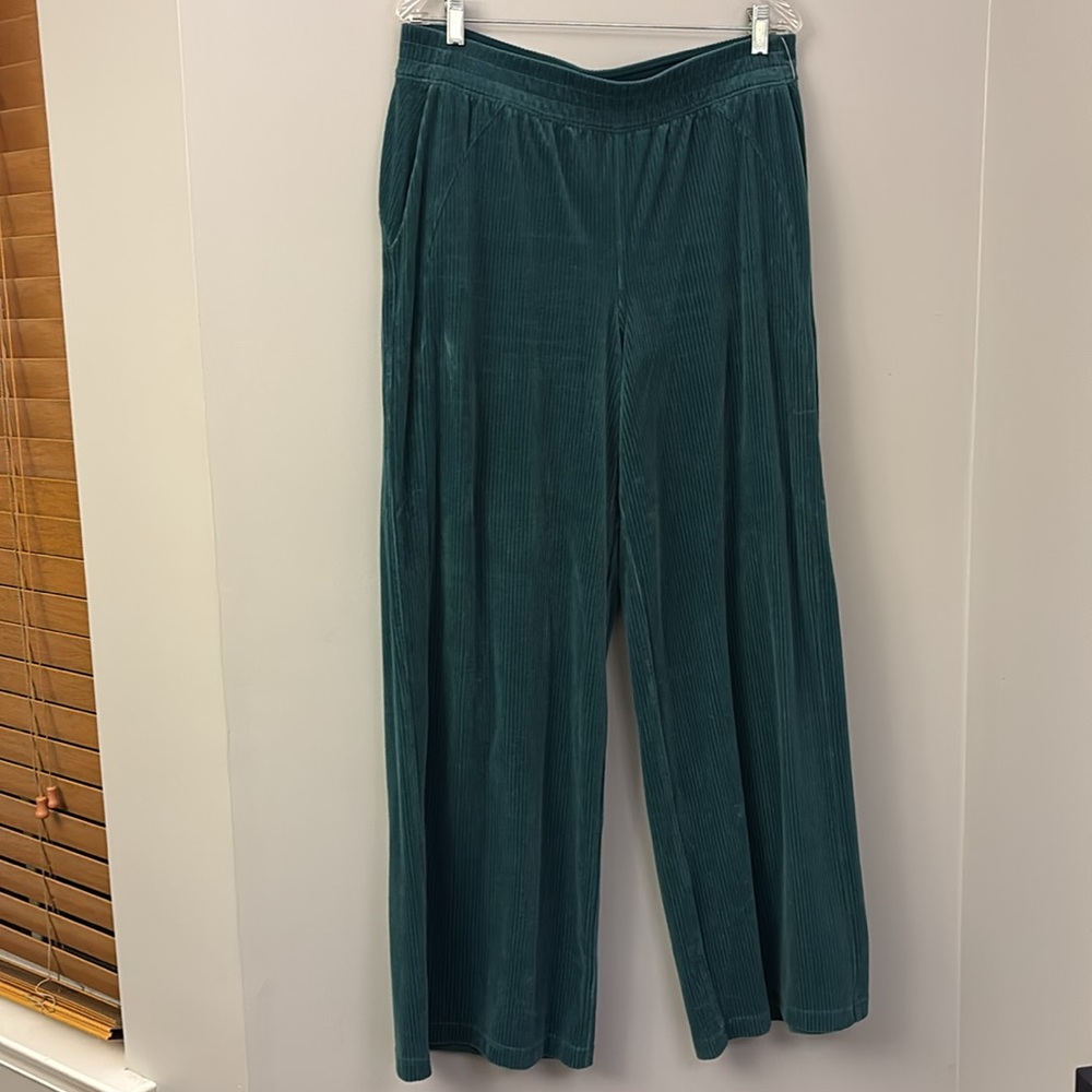 Lululemon Scuba Track Jacket & Mid-Rise Wide-Leg Pants - Picture 9 of 16